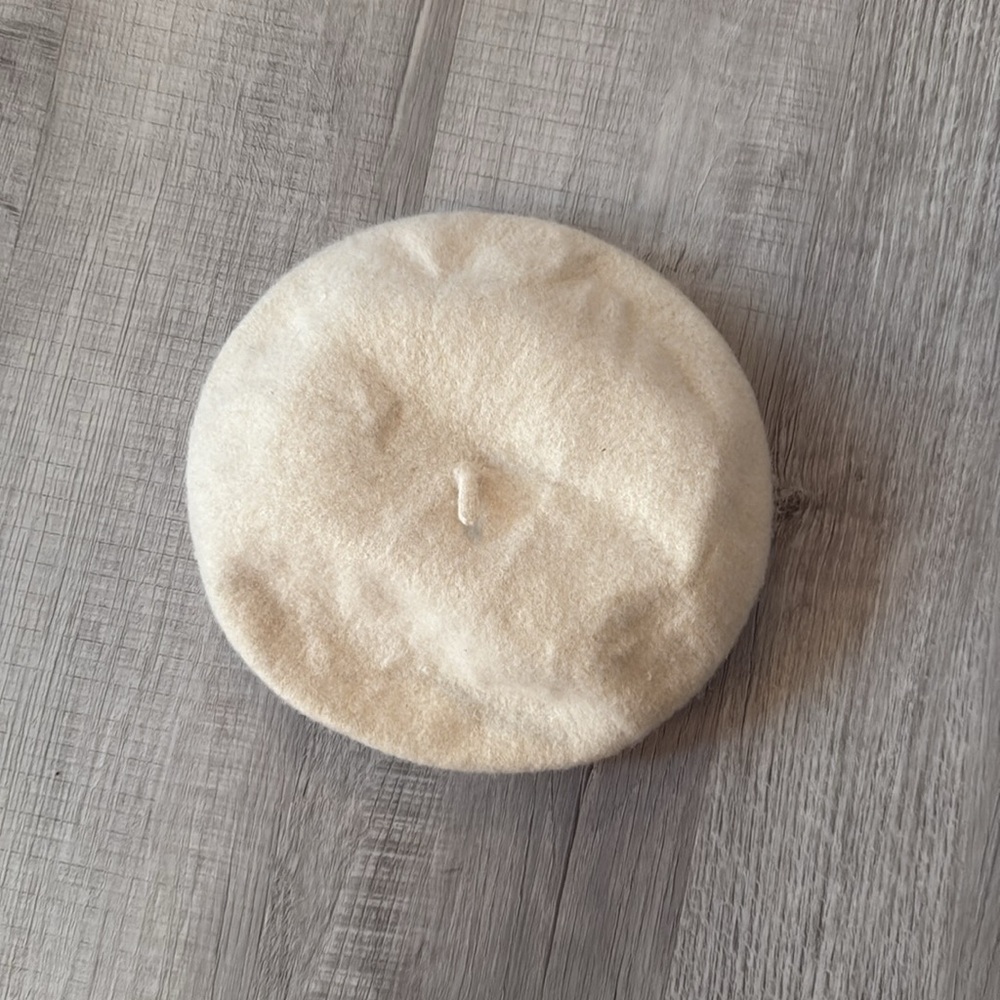 Free People ~ Du Jour Beret ~ White Beret